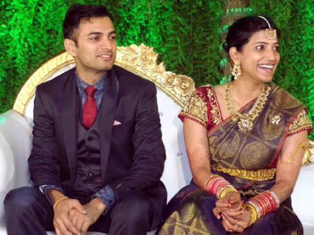 వైభవోపేతంగా కలెక్టర్ ఆమ్రపాలి వెడ్డింగ్ రిసెప్షన్