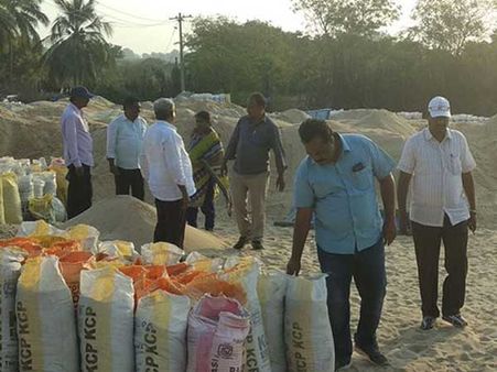 టిడిపి ప్రతిష్టకు మరో దెబ్బ...అనుబంధ ఎంఎల్ఏ అక్రమ మైన్స్ సీజ్