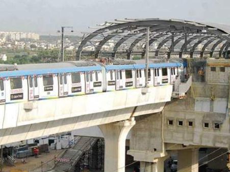 భాగ్యనగర వాసులకు గుడ్ న్యూస్: ఏప్రిల్ నుంచి అర్థరాత్రి కూడా మెట్రో సేవలు