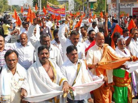 ఆందోళన బాటలో అర్చకులు...కనీస వేతనాల కోసం...రాష్ట్రవ్యాప్త ఉద్యమానికి సన్నద్ధం