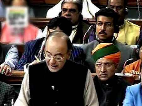 మొదలైన బడ్జెట్ ప్రసంగం... మదుపర్లలో తీవ్ర ఉత్కంఠ, విశ్లేషకులు ఏమంటున్నారంటే...