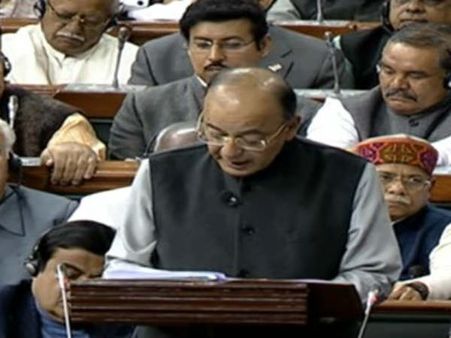 బడ్జెట్: టీచర్ల శిక్షణకు ప్రత్యేక పాఠశాలలు, బీటెక్ విద్యార్థులకు ఫెలోషిప్