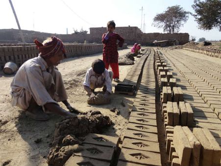 'బట్టీ' మాఫియా..: ఇసుక మాఫియాను మించి.. బయటపడని చీకటి కోణాలెన్నో!