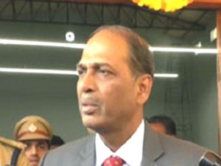 పోలీస్ విధుల్లో...రాజకీయ ఒత్తిళ్లు ఉన్నా...పట్టించుకోం: డీజీపీ మాలకొండయ్య