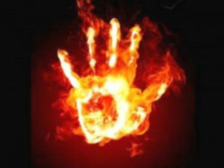 దారుణం: మార్కెట్‌కెళ్లిన యువతి సజీవ దహనం, లైంగిక దాడి జరిగిందా?