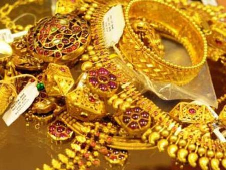 ఆభరణాలకు యమ గిరాకీ: 14 నెలల గరిష్ఠానికి గోల్డ్
