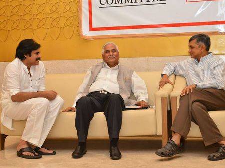 ''తమిళనాడు తరహలో బిజెపికి బుద్ది చెప్పాలి,పవన్‌ కళ్యాణ్ సీఎం''