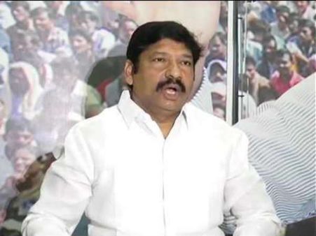 దానికి కారణం చంద్రబాబే, ఎన్నాళ్లీ నాటకాలు: జోగి రమేష్