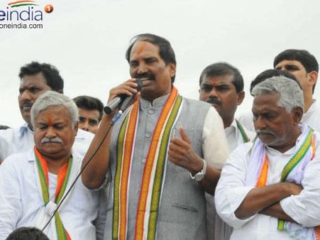 సర్వే ఎఫెక్ట్: టిఆర్ఎస్‌కు ఇలా చెక్, కెసిఆర్‌కు దెబ్బేనా?