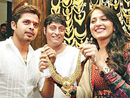 చిరకాల కోరిక తీరిందిలా: సంగారెడ్డి జైల్లో కేరళ సంపన్నుడు(పిక్చర్స్)