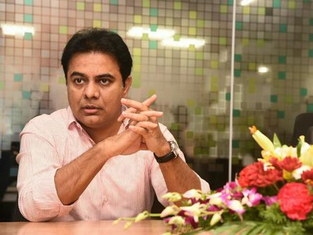 ‘కుట్ర’ అని గూగుల్‌లో కొడితే కేటీఆర్ ఫోటోలు వస్తున్నాయి: శ్రవణ్