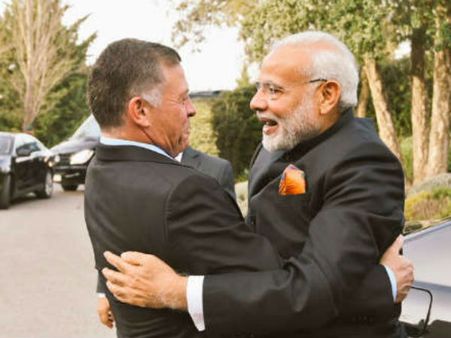 మోడీ హిస్టరీ, ఆసక్తికరం: జోర్డాన్ చాపర్, ఇజ్రాయెల్ ఎయిర్ ఫోర్స్ భద్రత (వీడియో)