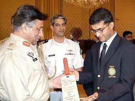 పాకిస్తాన్‌లో అర్ధరాత్రి ఇలా వద్దు: గంగూలీకి ముషారఫ్ స్వీట్ వార్నింగ్!