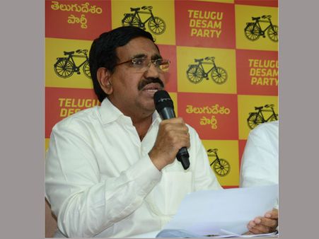 బడ్జెట్‌పై జగన్ డబుల్ గేమ్: కాల్వ, దారినపోయే దానయ్య: మంత్రి నారాయణ