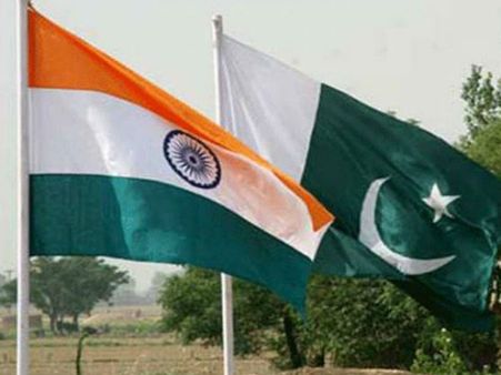 దుస్సాహసానికి దిగితే: భారత్‌కు పాకిస్తాన్ రక్షణ శాఖ మంత్రి హెచ్చరిక