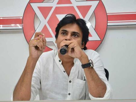 నాపై దాడులు చేసినా పట్టించుకోను, ఇది పద్దతికాదు: పవన్ కళ్యాణ్