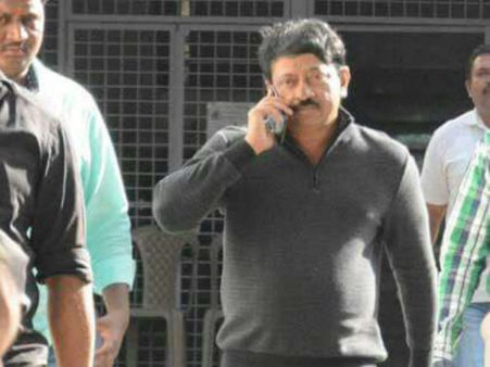 క్రిమినల్ కేసు పెడ్తా: టీవీ9, రజినీకాంత్‌పై రాంగోపాల్ వర్మ నిప్పులు