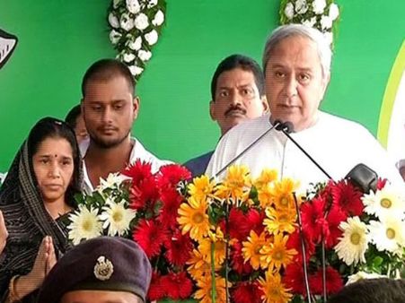 నవీన్ ప్రజాదరణకు లిట్మస్ టెస్ట్: బీజేపూర్‌లో ఫిరాయింపుదార్లే కీలకం