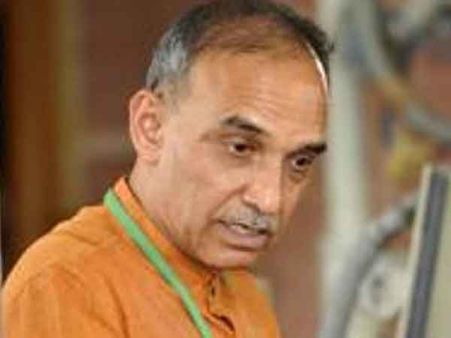 కేంద్ర మంత్రి వివాదం: అప్పుడు డార్విన్, ఇప్పుడు న్యూటన్