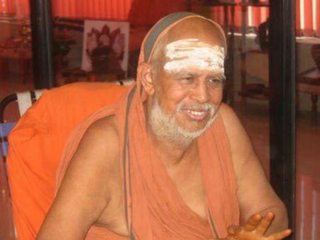 జయేంద్ర సరస్వతి శివైక్యంపై చంద్రబాబు-కేసీఆర్: విదేశాల నుంచి భక్తులు!