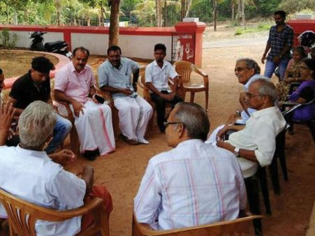 కేరళ ముస్లీం ఉదారత: ఉచితంగా శివాలయం కోసం చెరువు, భక్తుల కోసం దారీ ఇచ్చాడు