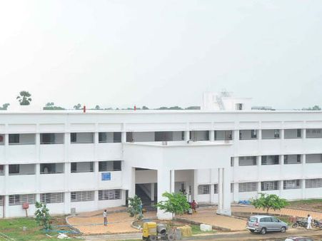 వివాదాల సుడిగుండాల్లో విశ్వవిద్యాలయాలు...