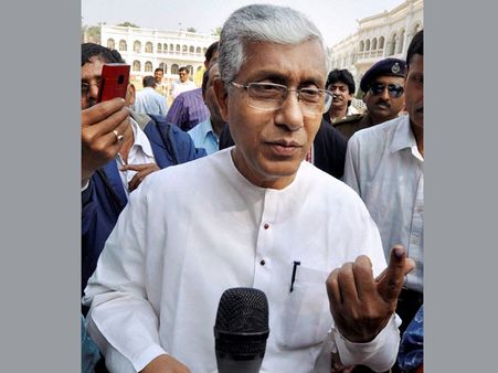 మాణిక్ సర్కార్‌ ఇంటికి వెళ్ళిన బిప్లవ్ దేబ్, రామ్ మాధవ్, ఏమైందంటే?