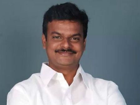 చంద్రబాబూ! క్వార్టర్స్ నిర్మాణానికి రూ.744 కోట్లు, అవి భూగర్భంలో ఉన్నాయా?: బీజేపీ