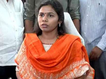 ఆ ఒత్తిడే నా తండ్రి మృతికి కారణం, పీక్కు తినేందుకు ఏకమయ్యారు: భూమా అఖిలప్రియ