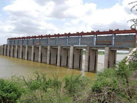 తెలంగాణకు నీళ్లు: బాబ్లీ ప్రాజెక్టు గేట్లు ఎత్తిన మహారాష్ట్ర