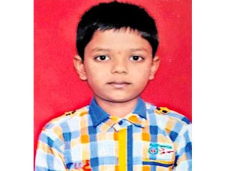 బాలుడి ప్రాణం తీసిన హోర్డింగ్:విషాదంలోనూ తల్లిదండ్రుల దాతృత్వం,చిన్నారి అవయవాల దానం