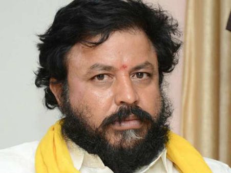 చిక్కుల్లో చింతమనేని ప్రభాకర్...కోర్టులో చుక్కెదురు