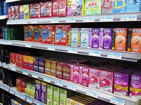 కండోమ్‌ల సైజు సరిపోవడం లేదు: మంత్రి, స్పందించిన కంపెనీ