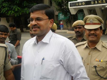 సీబీఐ మాజీ జేడీ లక్ష్మీనారాయణ రాజీనామాకి...కారణం ఇదా?