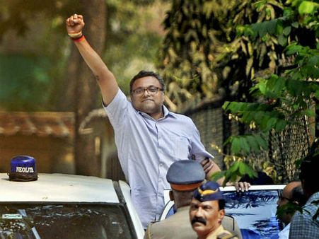 కార్తీ చిదంబరం పిటిషన్: ఈడీ-సీబీఐలకు సుప్రీం నోటీసులు, చిద్దూకు బీజేపీ ప్రశ్న