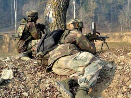 జమ్మూకశ్మీర్‌లో ఎదురుకాల్పులు.. 10 మంది మృతి