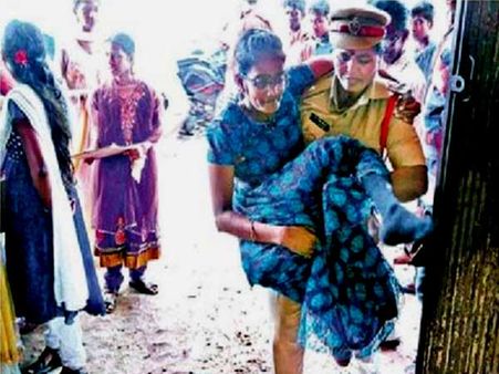 మనసున్న పోలీసమ్మ...పివి రమణమ్మ:ఖాకీ మేడమ్ కరుణ