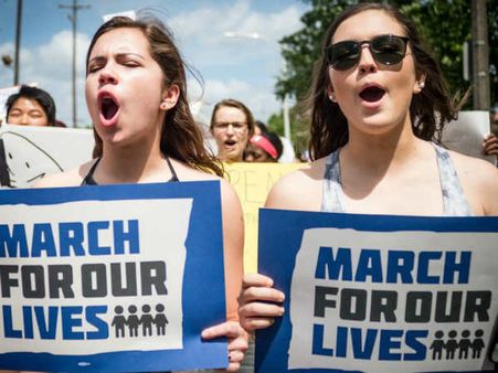 దద్దరిల్లిన అమెరికా.. గన్‌కల్చర్‌పై దేశవ్యాప్తంగా నిరసనలు, ఆటవిడుపులో ట్రంప్!