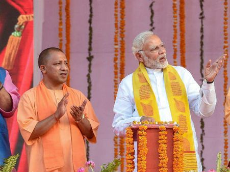 షాక్: బిజెపికి తగ్గిన సీట్లు, మెజారిటీ లేదంటున్న కాంగ్రెస్