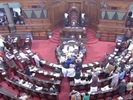 ఆరో రోజు అదే సీన్: ఉభయ సభలు వాయిదా, వెంకయ్య నాయుడు ఆగ్రహం