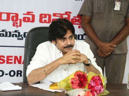 తమిళ టైప్..: పవన్ కల్యాణ్‌ను అడ్డంపెట్టి బిజెపి రాజకీయం?