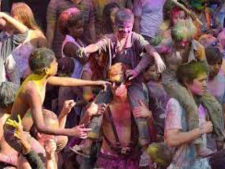 హోలీ వేడుకలు: దళిత బాలుడిని దారుణంగా చంపేశారు, రెండు వర్గాల గొడవతో బలి!