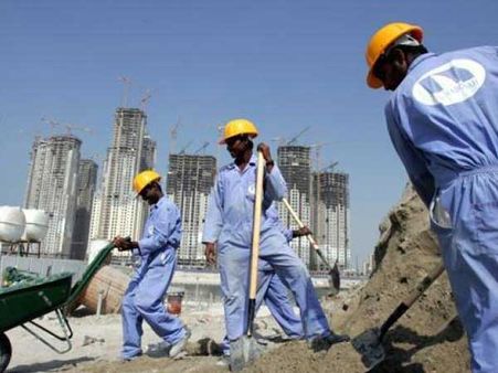 ఖతార్‌లో చిక్కుకున్న 100మంది భారతీయులు, వీరిలో 20మంది తెలుగు కార్మికులు