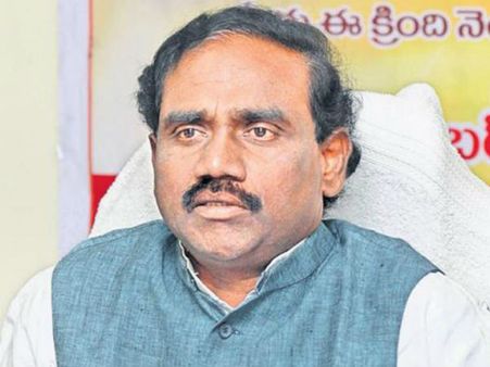 రూ.100 కోట్ల మట్టి అక్రమంగా తవ్వేశారు...మంత్రి పేరుతోనే: రావెల కిషోర్ బాబు సంచలనం