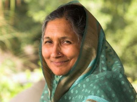 నోట్ల రద్దు.. ఆ పై జీఎస్టీ నుంచి కోలుకుంటున్న భారత్: మూడీస్.. మహిళా బిలియనీర్లలో సావిత్రి ఫస్ట్