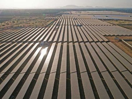 ప్రపంచంలోనే అతి పెద్ద సోలార్ విద్యుత్ ప్లాంట్ ప్రారంభం, ఇక కర్ణాటకలో, సీఎం సిద్దూ!