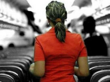 అదొక్కటే తక్కువ, అసభ్యంగా తాకుతున్నారు: ఎయిర్‌హోస్టెస్‌ల నిరసన