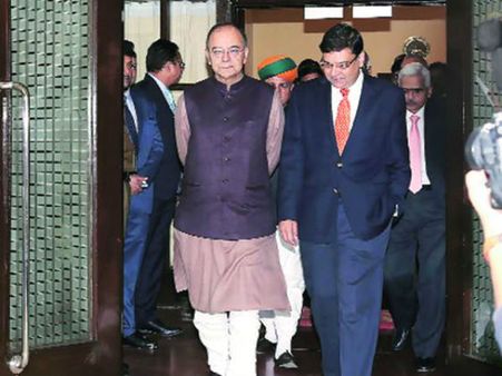 సర్కార్ మేల్కొనాలి: ఐడీబీఐని చక్కదిద్దకపోతే ప్రాబ్లమే.. ఆర్థికశాఖకు తేల్చి చెప్పిన ఆర్బీఐ