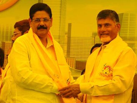 బాబుకు భారీ షాక్, బుజ్జగించినా నో: వైసీపీలోకి ఆనం రామనారాయణ, అక్కడే సందిగ్ధం