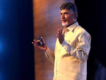 బిజీబిజీగా చంద్రబాబు:నేడు సింగపూర్ లో...రేపు విశాఖ,అమరావతి